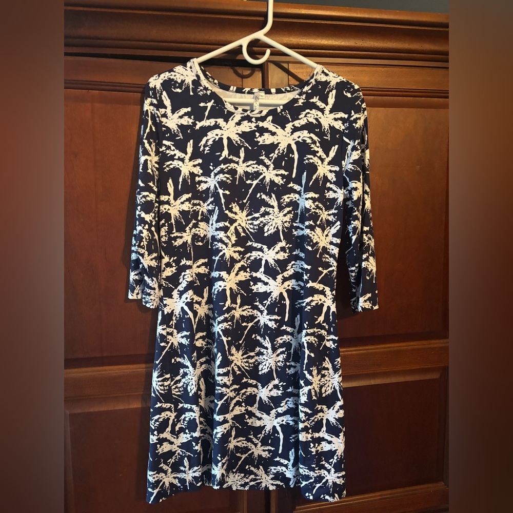 Lulu B Navy Palm Tree Print Dress Medium 3/4 Sleeve Coastal Preppy SPF 50+